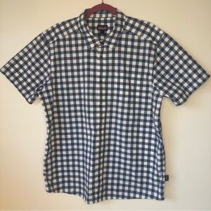Men’s Patagonia plaid Organic Cotton button down  Size XL